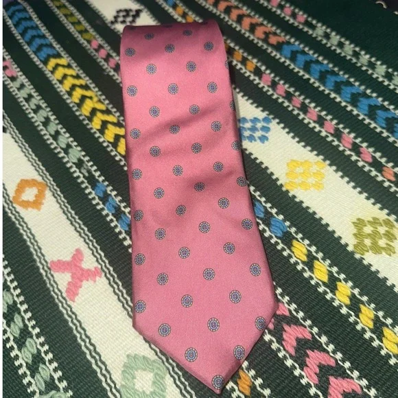 Wembley Pink Silk Medallion Print Tie Classic Vintage Menswear - Picture 1 of 4